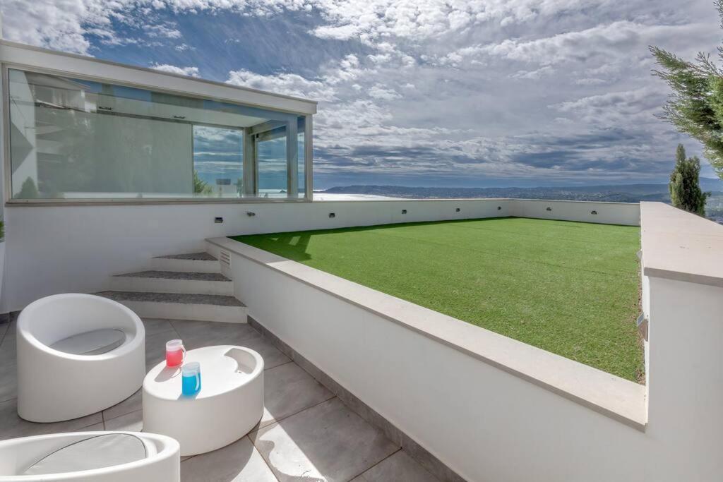 Peaceful Oasis In With Sea Views And Pool Holiday home