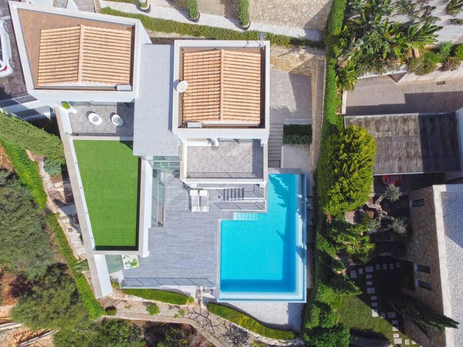 Peaceful Oasis In With Sea Views And Pool Holiday home *